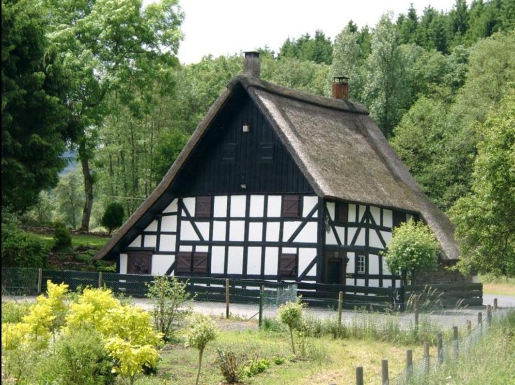 Ferienwohnung Fitness Entspannung Sauna Im Westerwald Derschen ภายนอก รูปภาพ